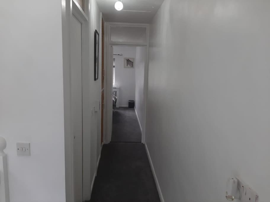 Entire Rental, Easy Reach To Etihad Stadium Manchester Exterior photo