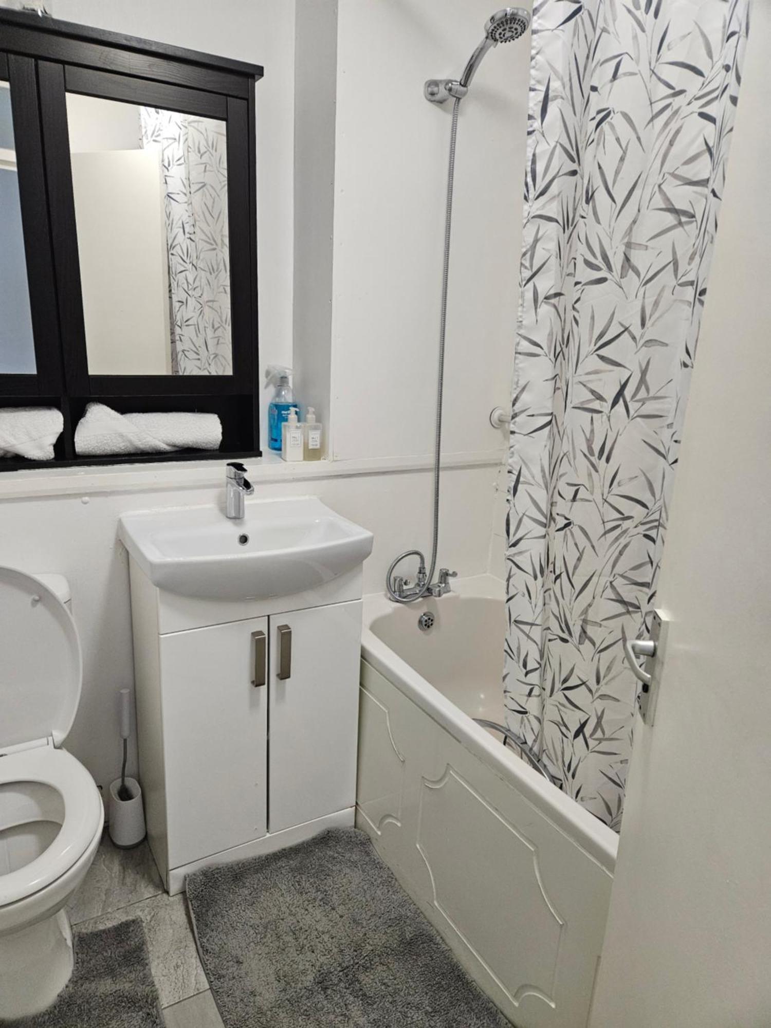 Entire Rental, Easy Reach To Etihad Stadium Manchester Exterior photo